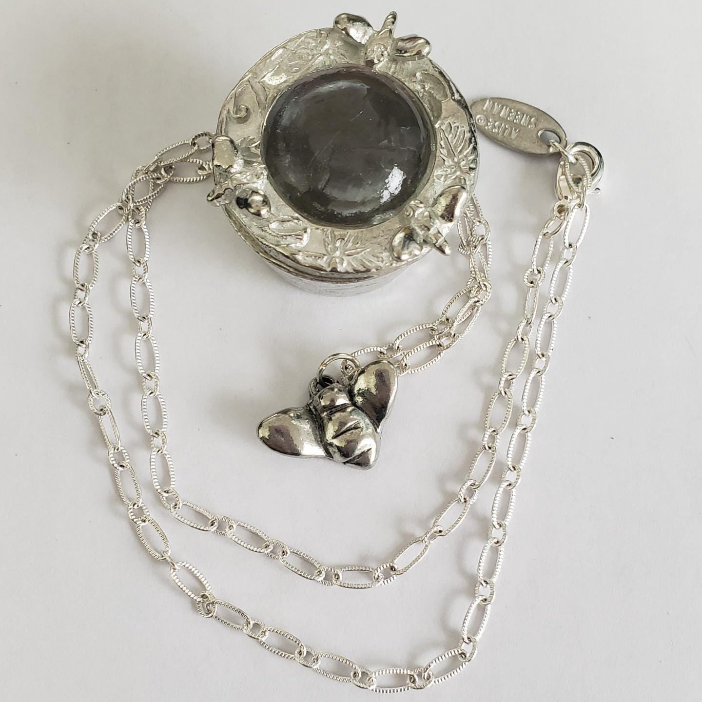 Wishnest By Alise Sheehan Bee Keeper Box and Pendant Set