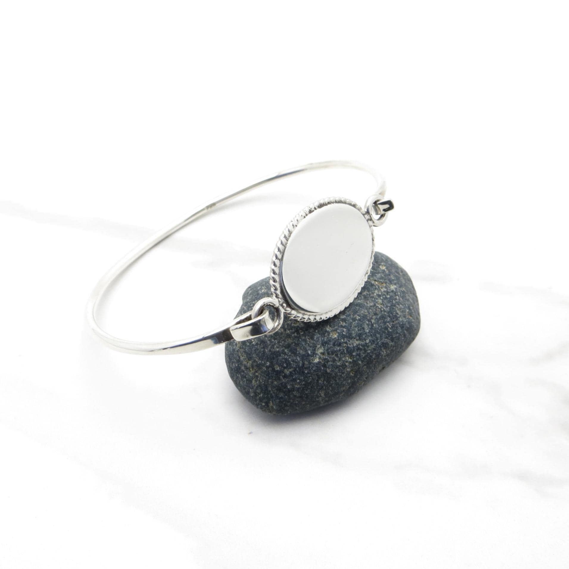 Sterling Silver Oval Engravable Hinged Bracelet with Rope Border