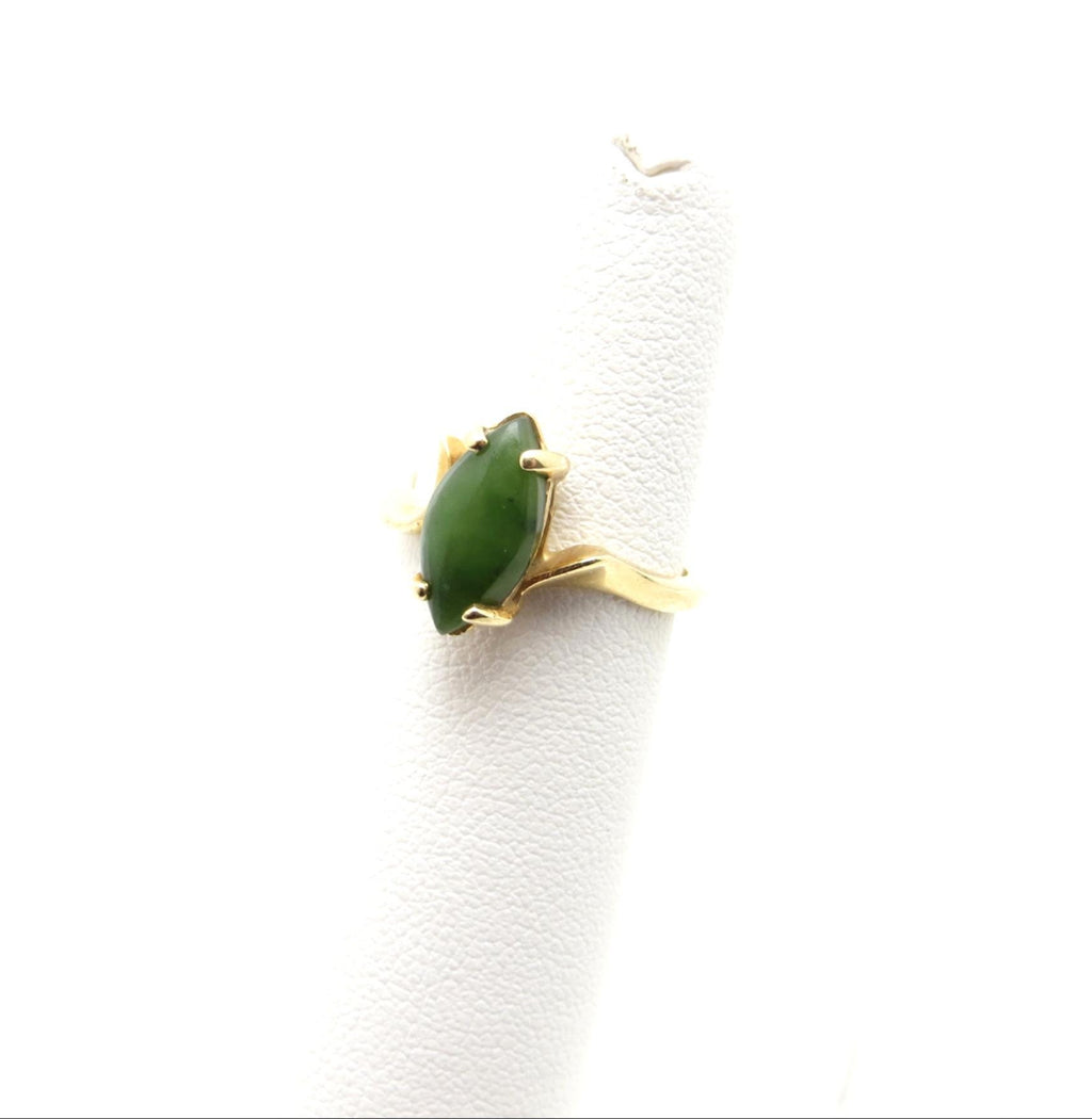 Vintage 10kt HGE Gold Ring with Marquise Cut Green Jade Center Stone - Size 6