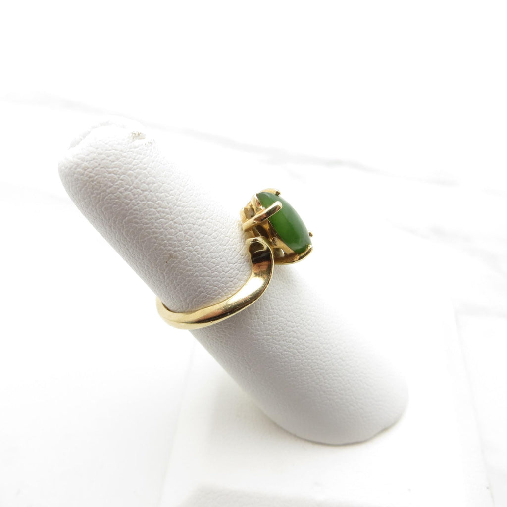 Vintage 10kt HGE Gold Ring with Marquise Cut Green Jade Center Stone - Size 6