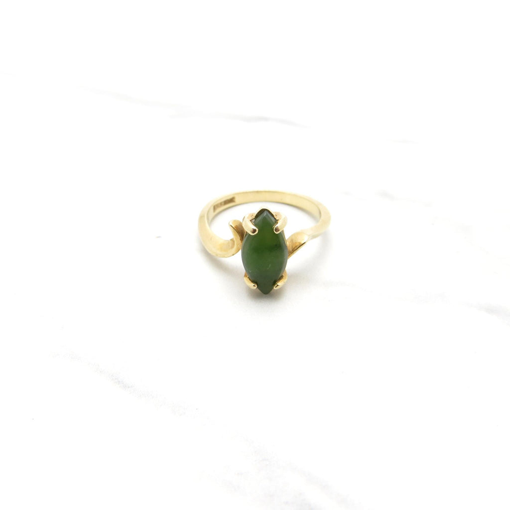 Vintage 10kt HGE Gold Ring with Marquise Cut Green Jade Center Stone - Size 6