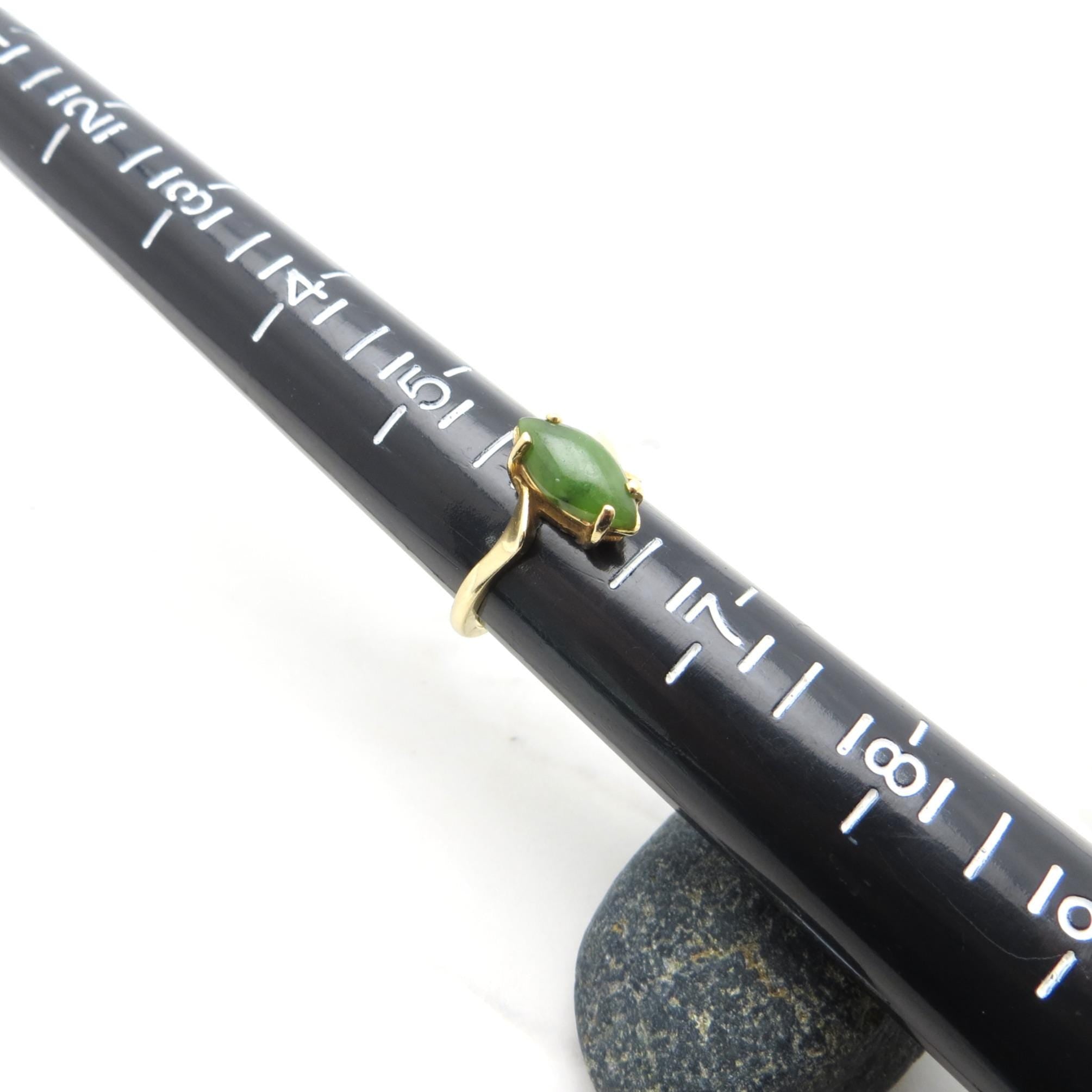 Vintage 10kt HGE Gold Ring with Marquise Cut Green Jade Center Stone - Size 6