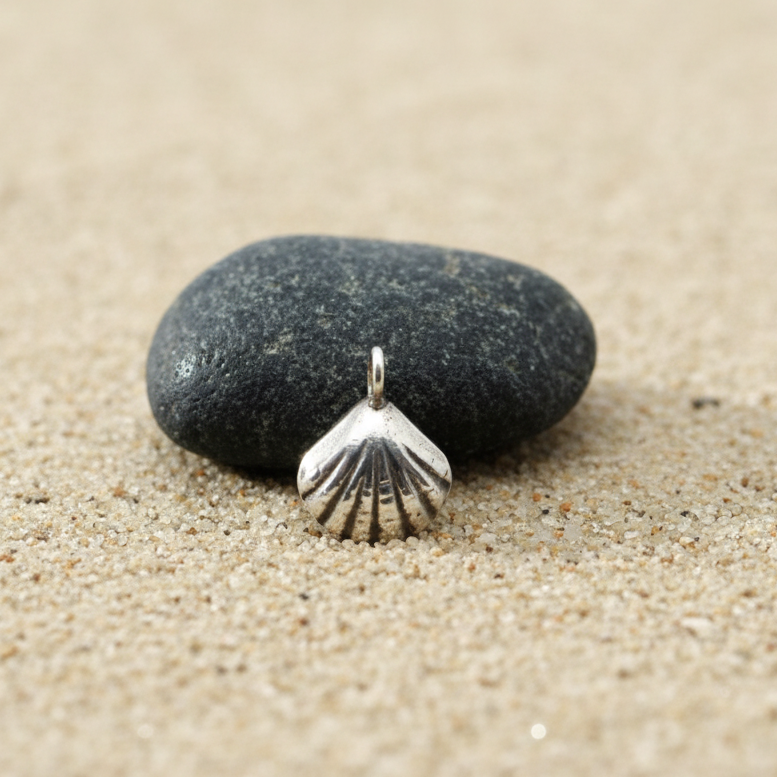 Karen Hill Tribe Thai Silver Shell Charm - 19x15x7mm